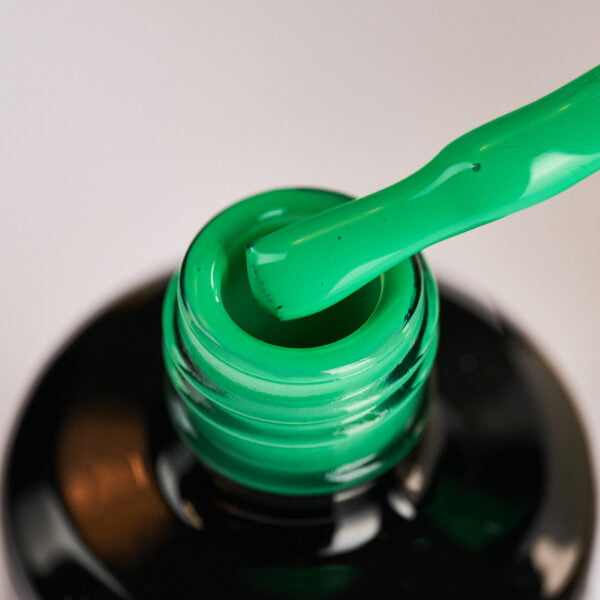 Esmalte semipermanente Green Grass №318